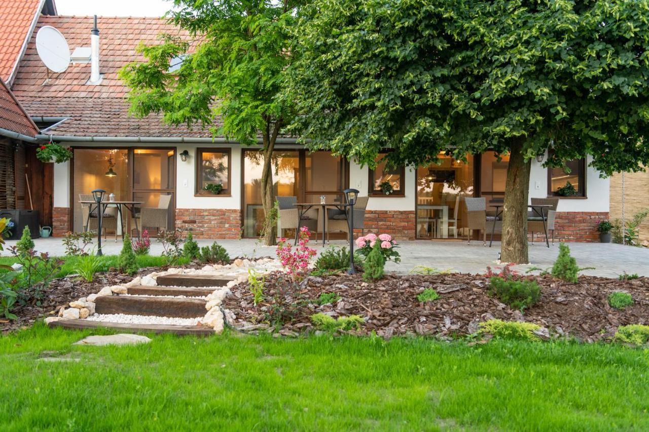 Natura Apartman Tiszafuered מראה חיצוני תמונה