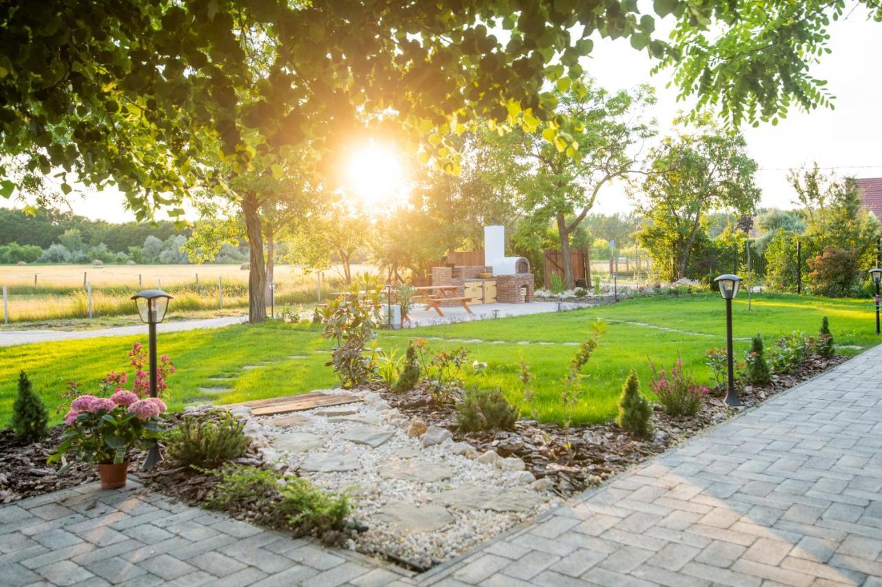 Natura Apartman Tiszafuered מראה חיצוני תמונה